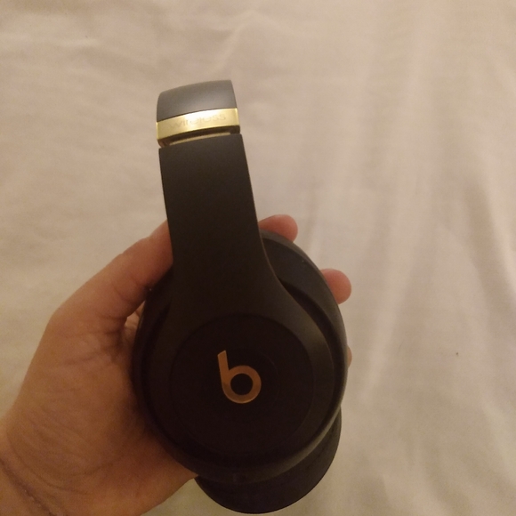 Beats by Dr. Dre Studio3 - Picture 1 of 4